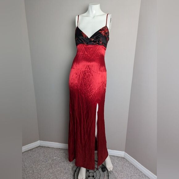 Christian Doucet Vintage 90s Red Satin Maxi Dress Women’s Formal Empire Gown - Picture 2 of 13